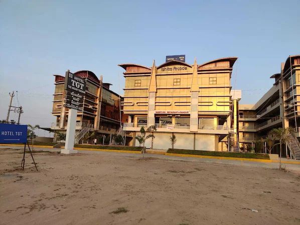 The Grand Takshak, Book Mehsana Hotels Starting From ₹ 5021