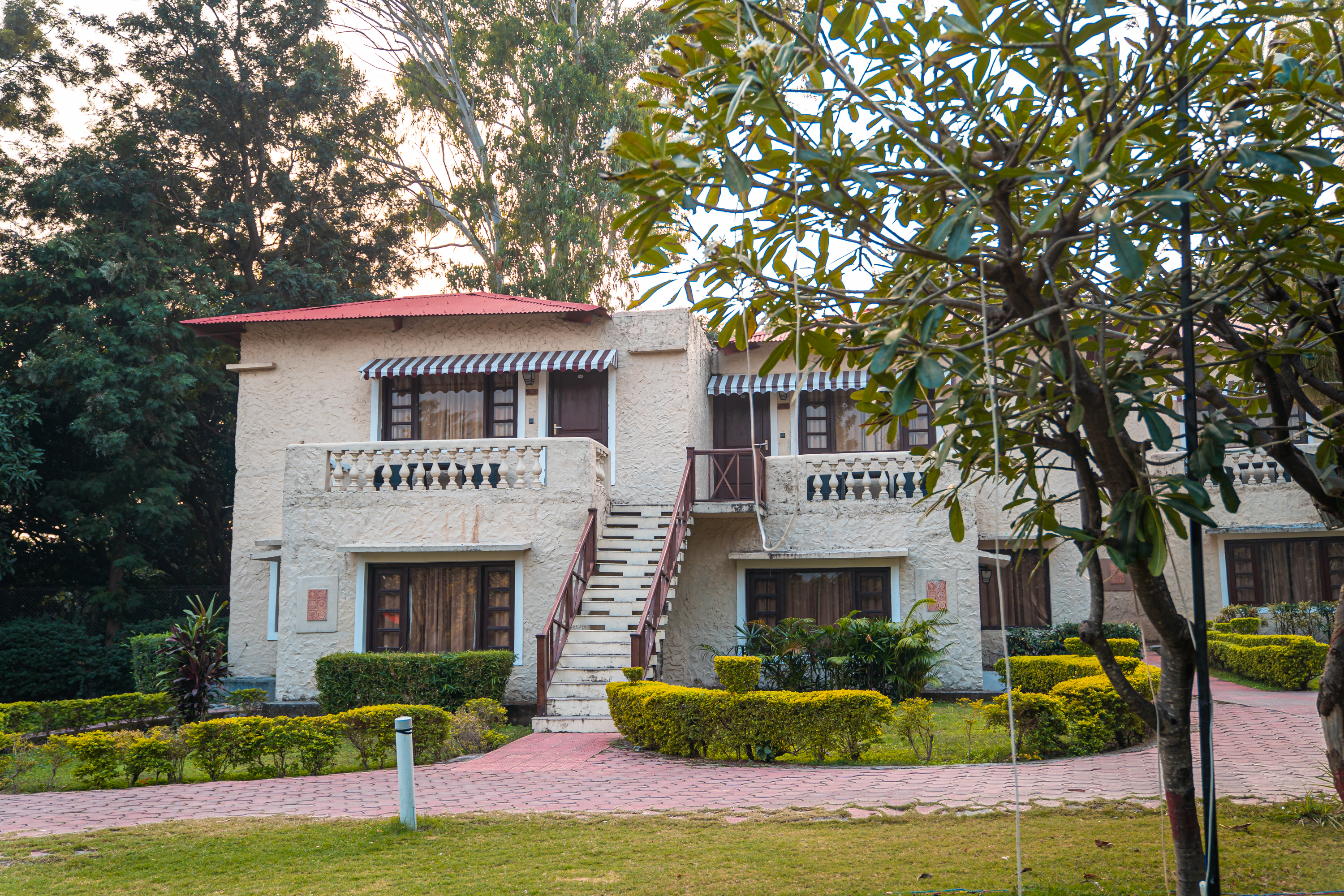 manu maharani resort