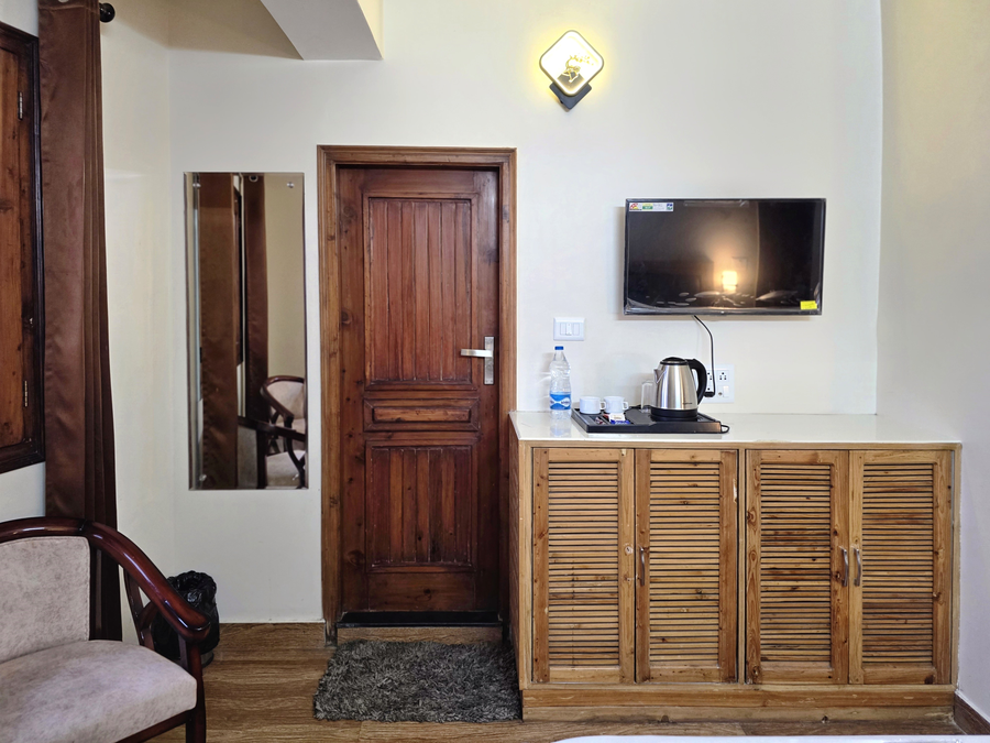 Hotel Uphar,Lakkar Bazar,2 star