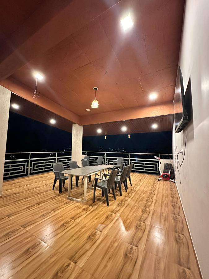 breeze mansion with mountain view