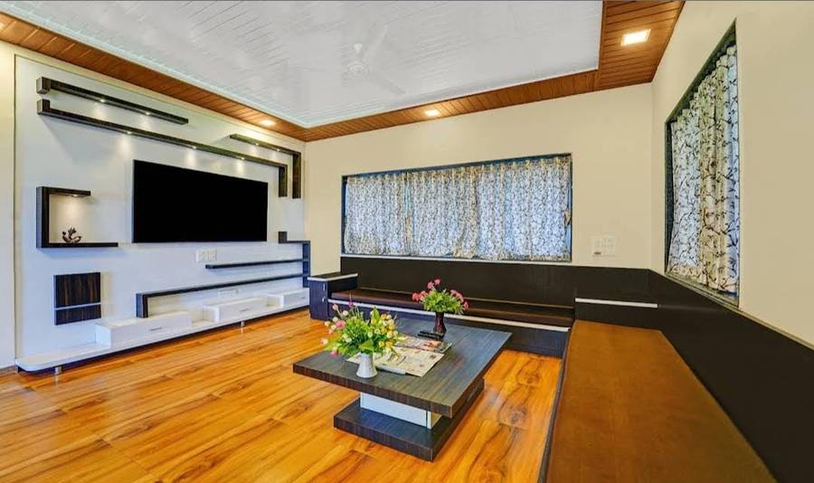 breeze mansion with mountain view