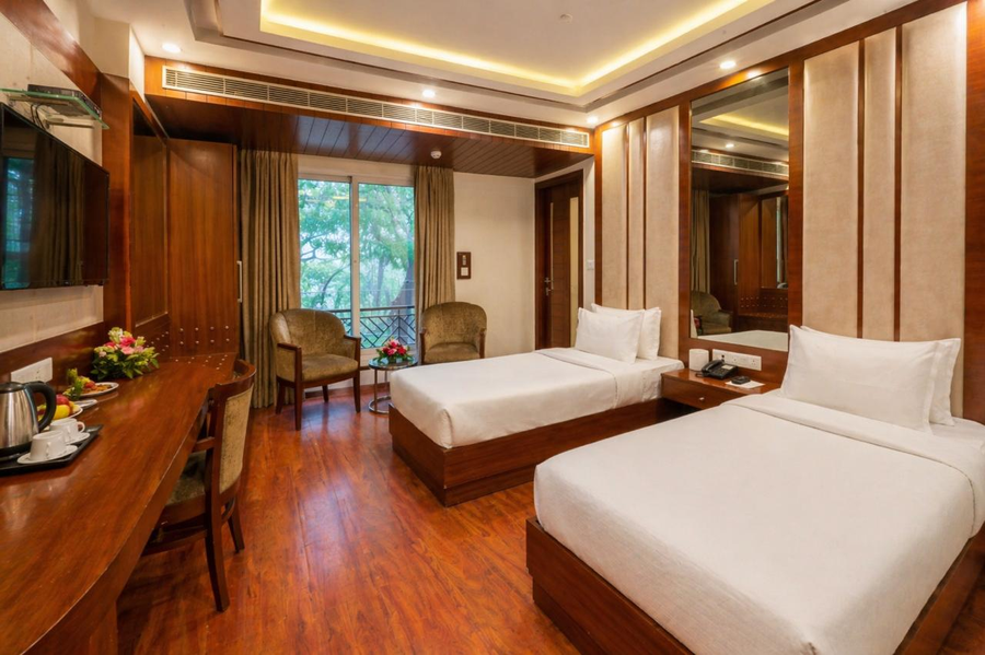 grand ffour near nehru place