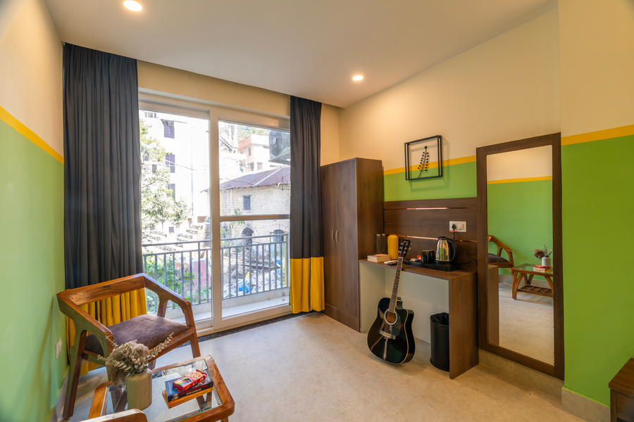 the hosteller rishikesh laxman jhula