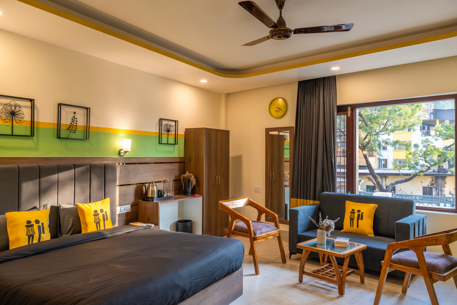 the hosteller rishikesh laxman jhula