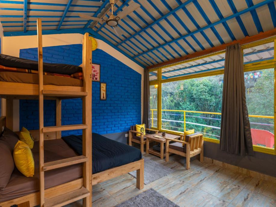 the hosteller mussoorie by the streamside kempty