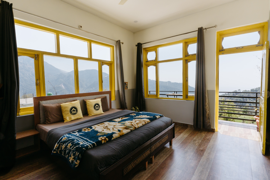 the hosteller kareri