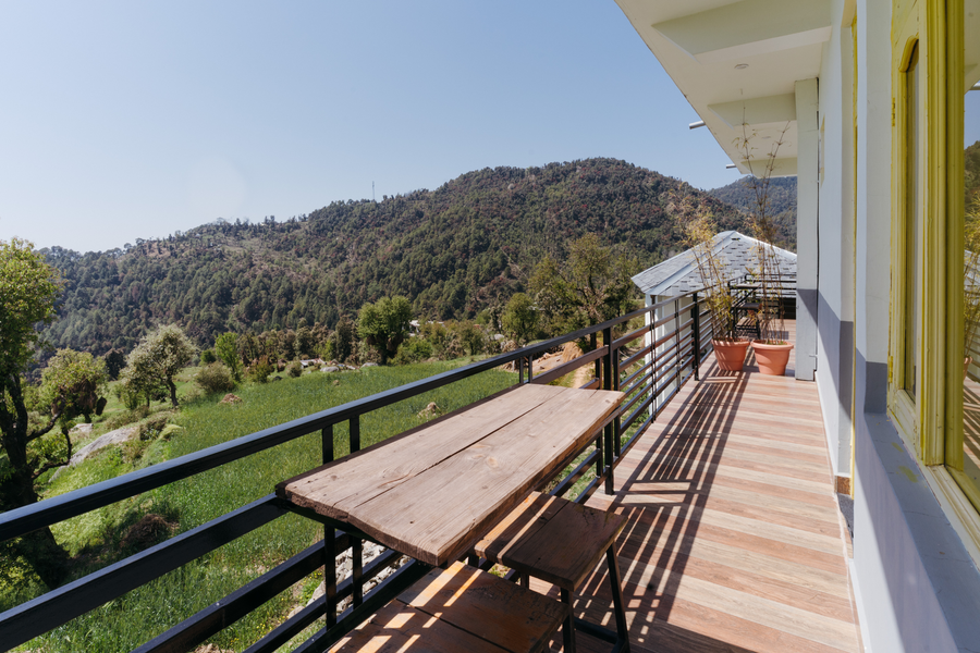 the hosteller kareri