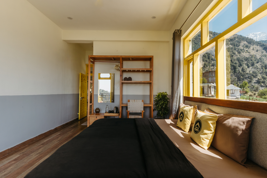 the hosteller kareri