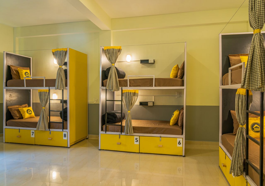 the hosteller kareri