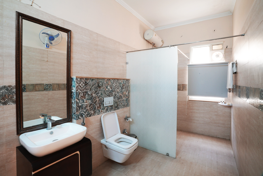 Kothi Lohagarh,Hawa Sadak,3 star