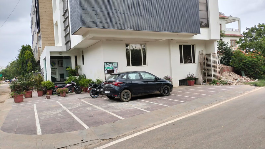 Hotel Nangis Pride,Jagatpura,3 star