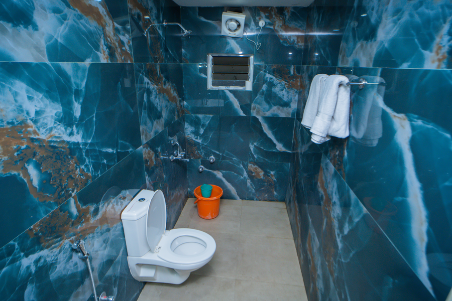 shree krishna hotels and resort 5 mins from kolkata international airport