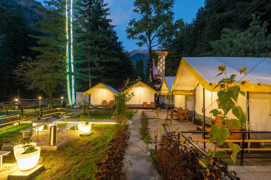 the hosteller kasol riverside