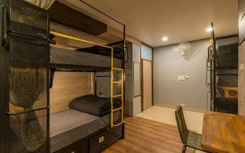 the hosteller mcleodganj mall road