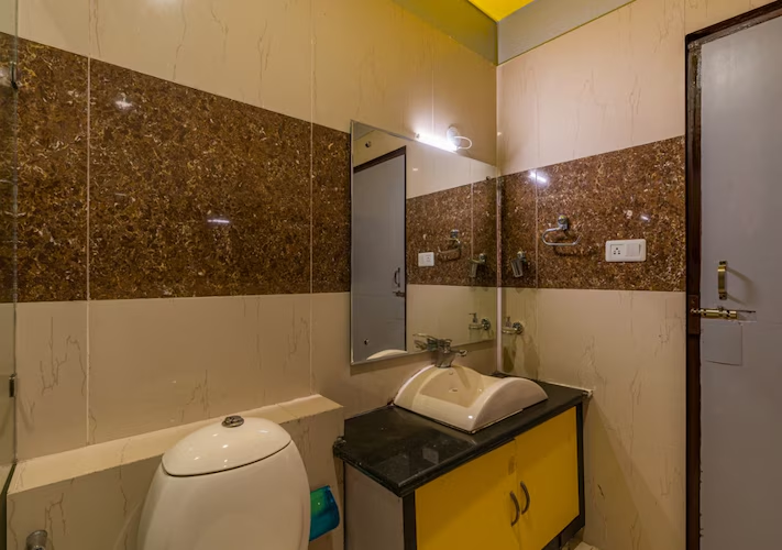 the hosteller mcleodganj mall road