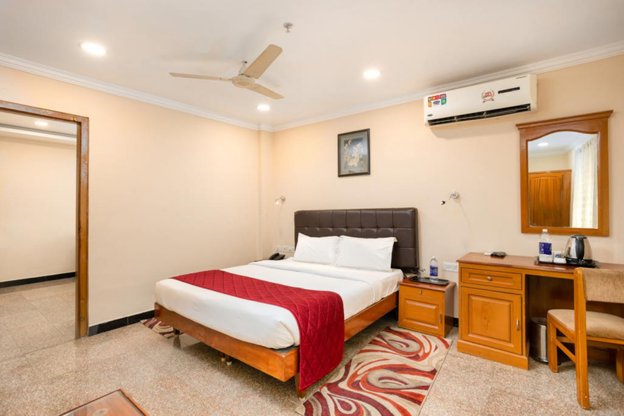 Hotel Excellency,Valanjambalam,3 star