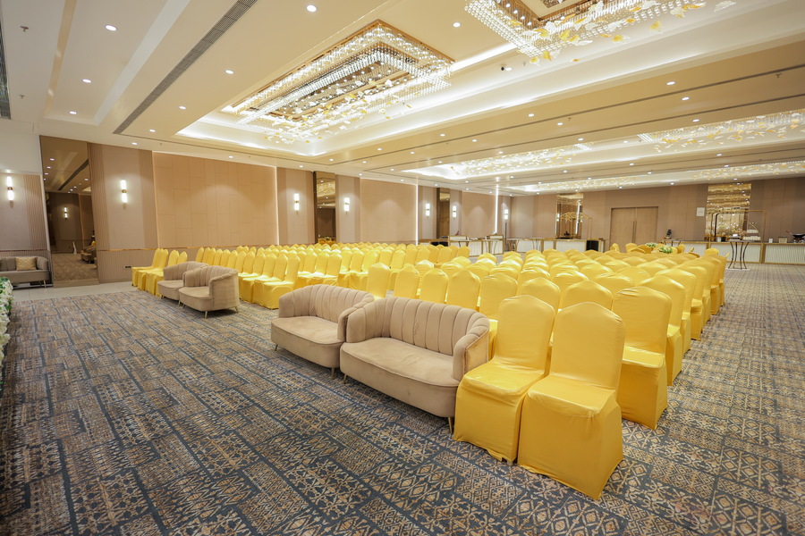 Hotel Dwarkamai (A Pure Vegetarian Hotel),Ganeshpeth Colony,3 star