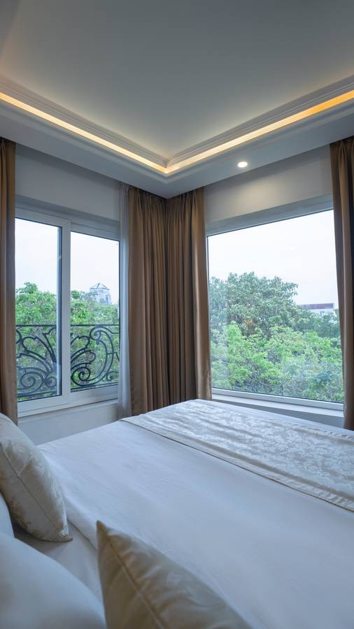 The Woodbury,Dlf Phase 1,3 star