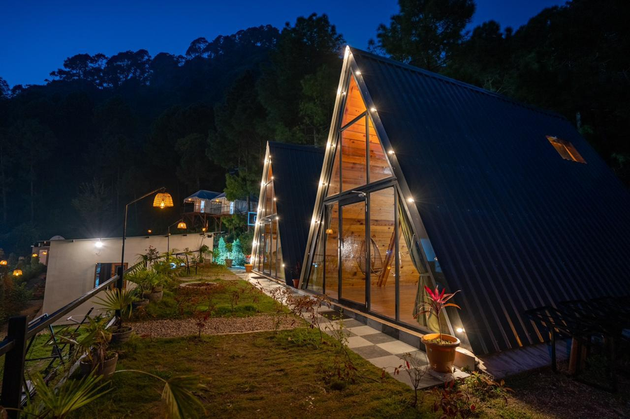 paradise pool resort