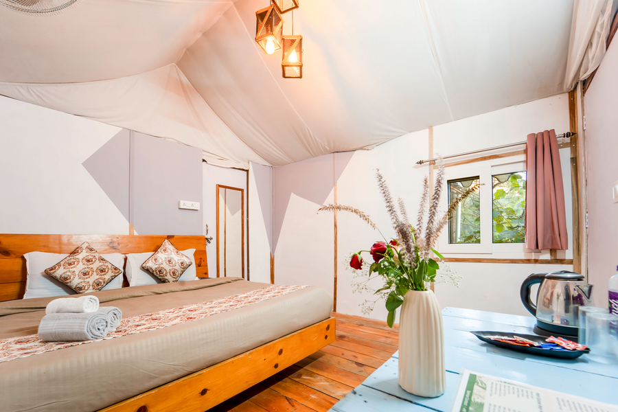 paradise pool resort