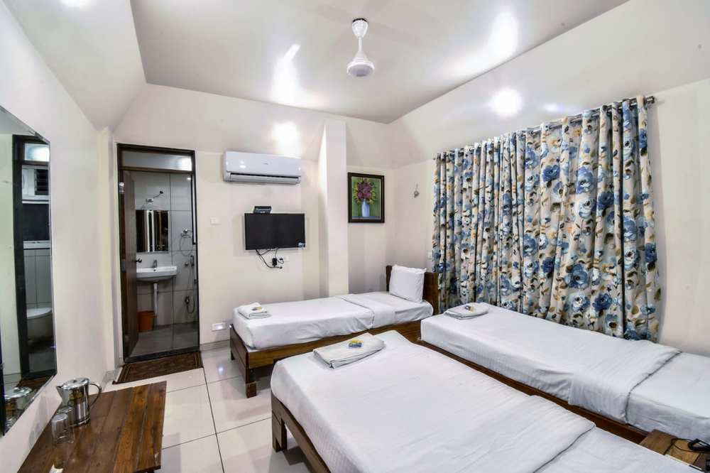 Hotel Prafulla,Near Bindu Chowk,2 star