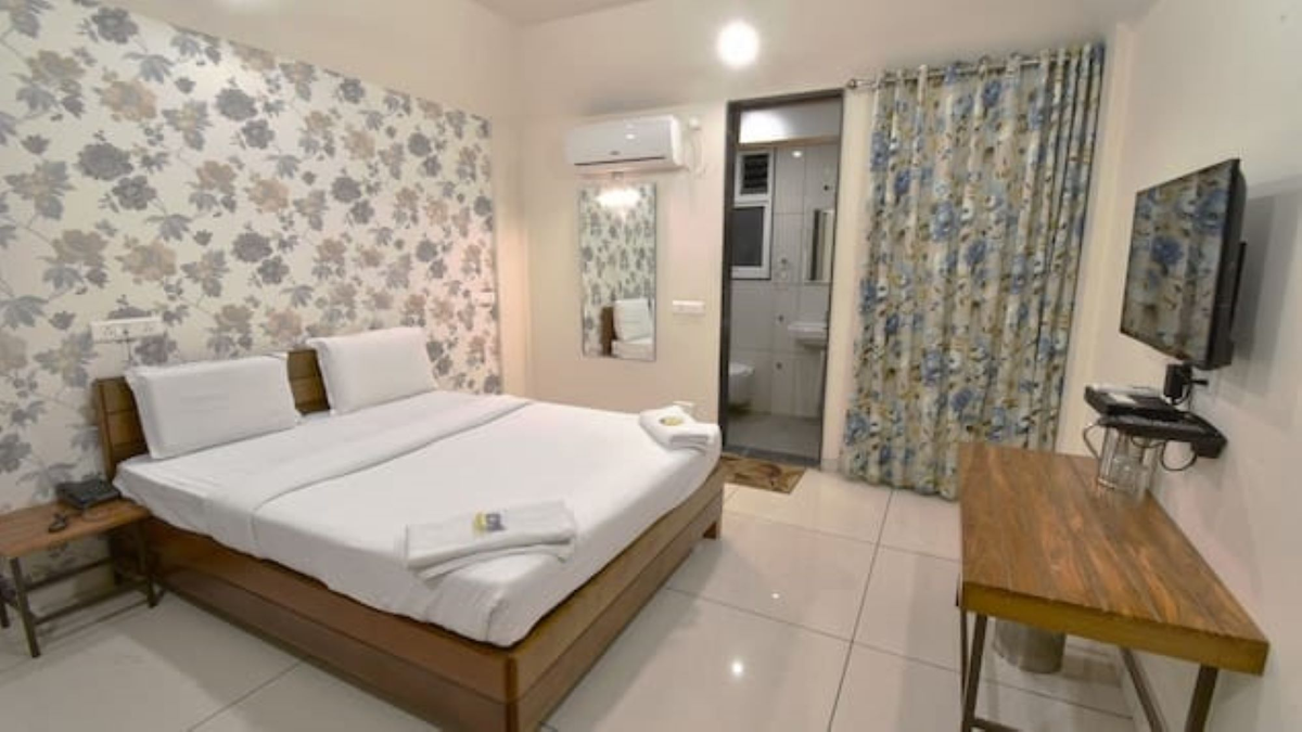 Hotel Prafulla,Near Bindu Chowk,2 star