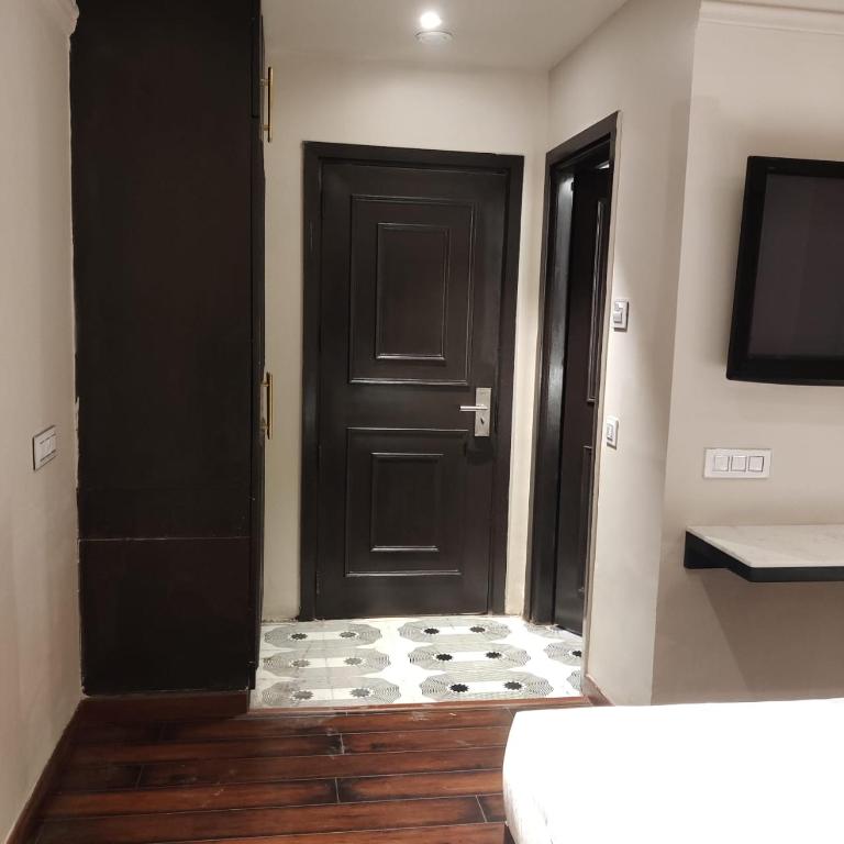 The Saga Hotel,Green Park,3 star
