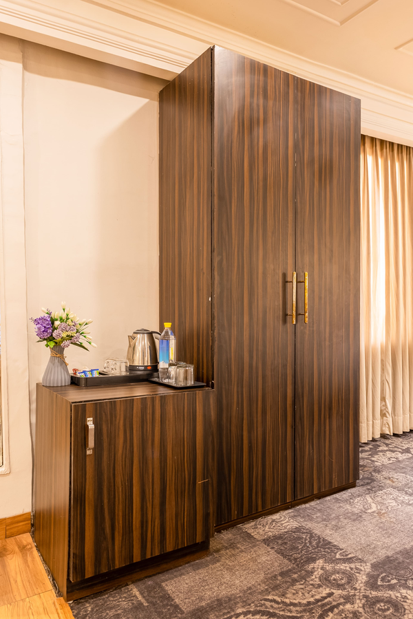 The Saga Hotel,Green Park,3 star