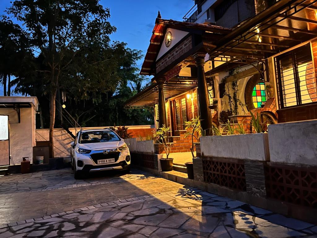 Mermaid Farm House, Auroville, Auroville,3 star
