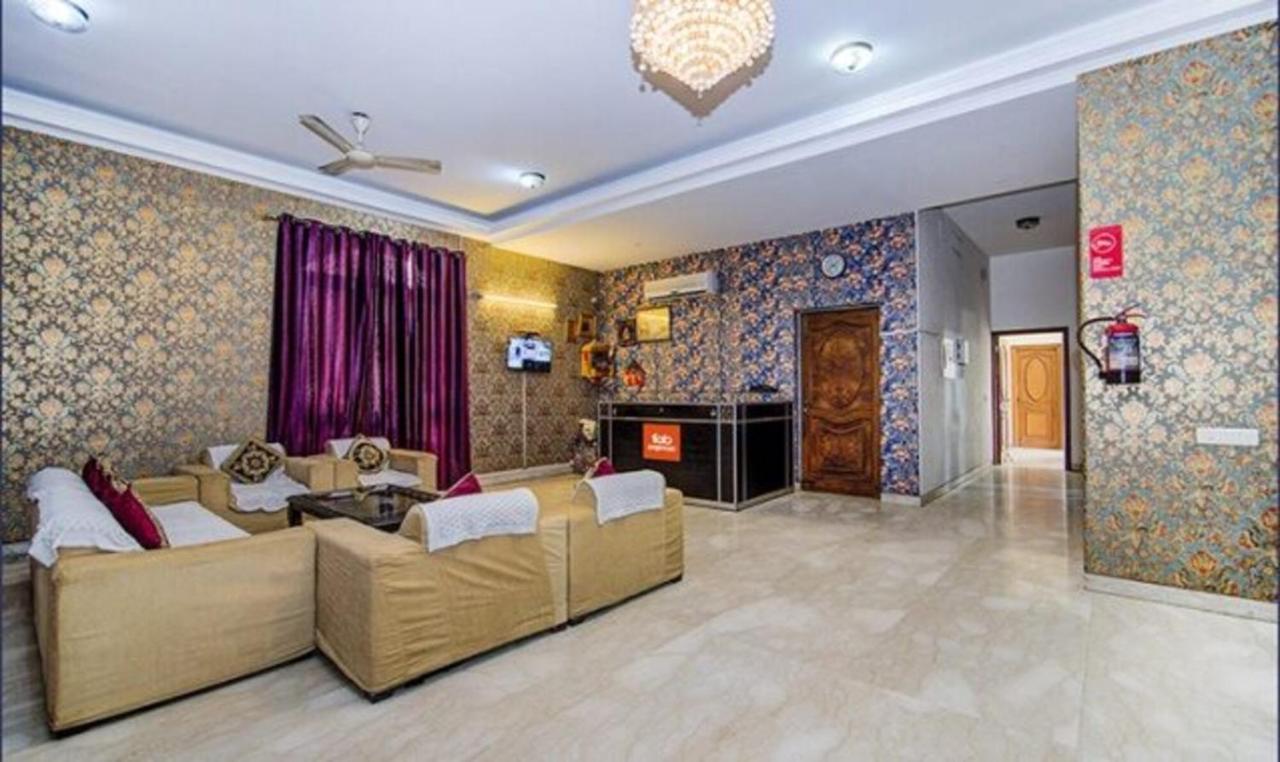 Hotel Ashray,Sector 43-Noida,3 star