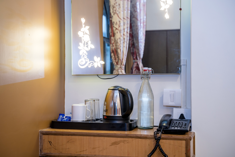 sparrow juniper tree near mg marg