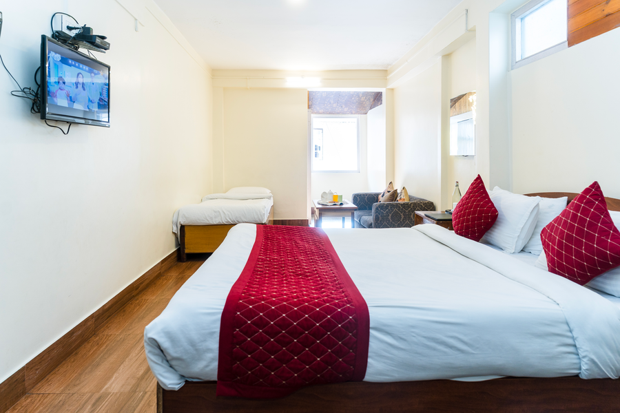 sparrow juniper tree near mg marg