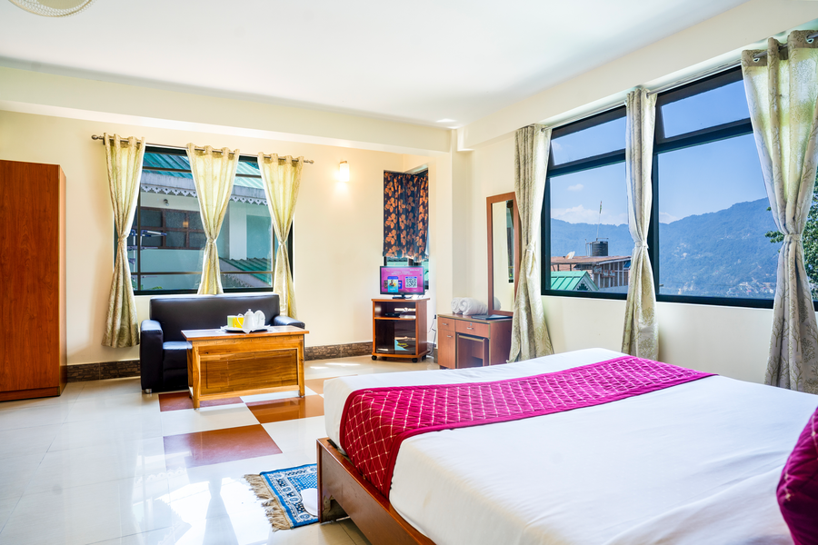 Sparrow Juniper Tree Near Mg Marg,M G Marg Vicinity,3 star