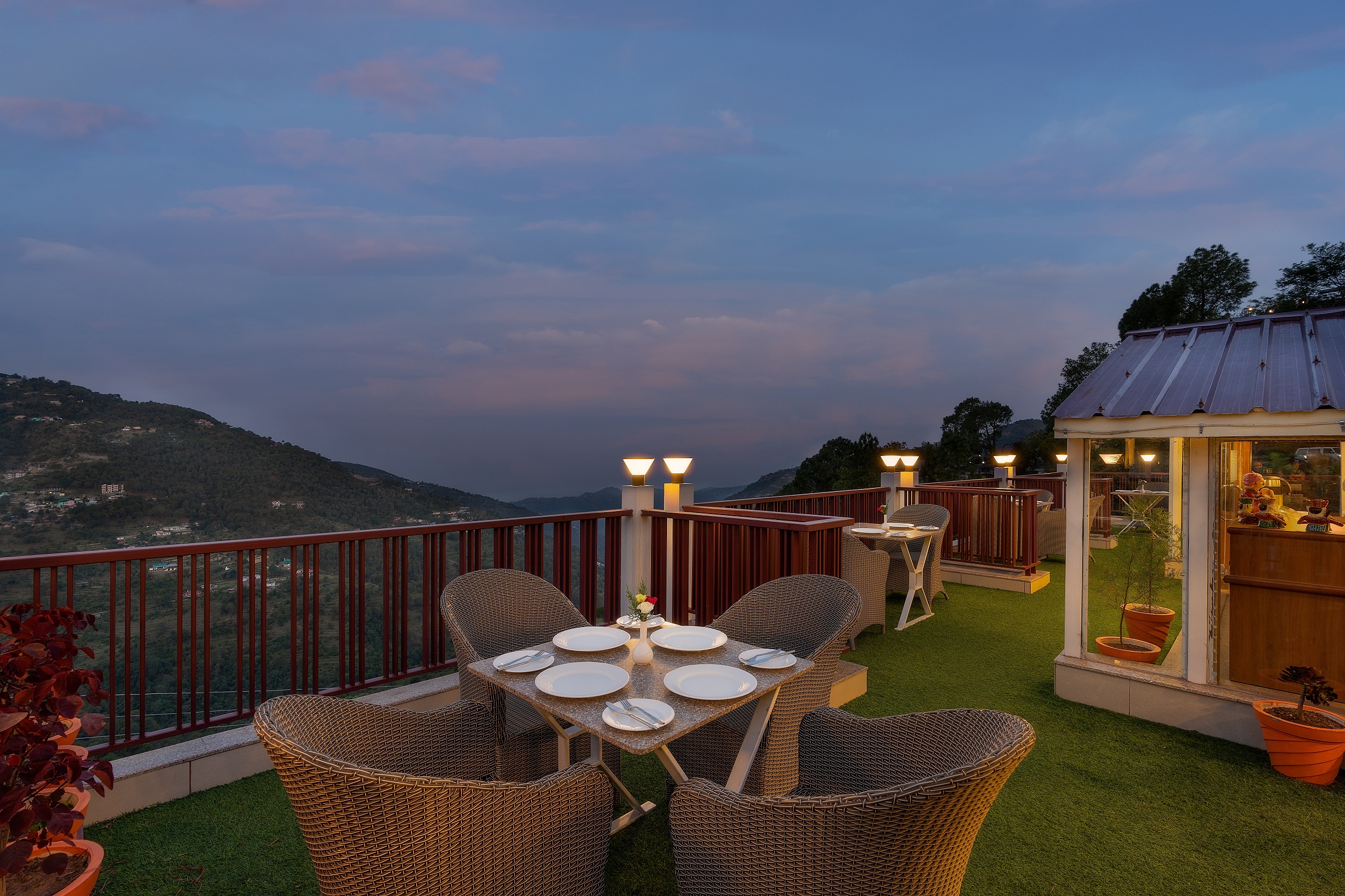 Hotel The Chabal,Shamli Nichli,3 star