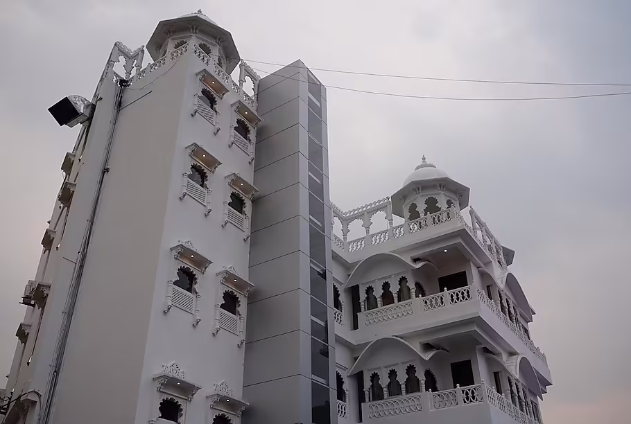 Arryaa Inn,Kodiyat Main Rd, Near Ananta Resort, Udaipur, Rajasthan 313001,3 star