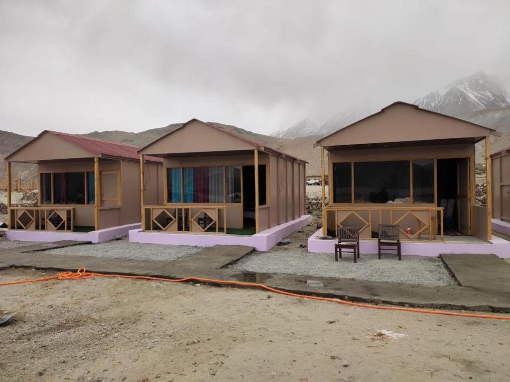 Pangong Sunrise Cottage And Resort,Man,3 star