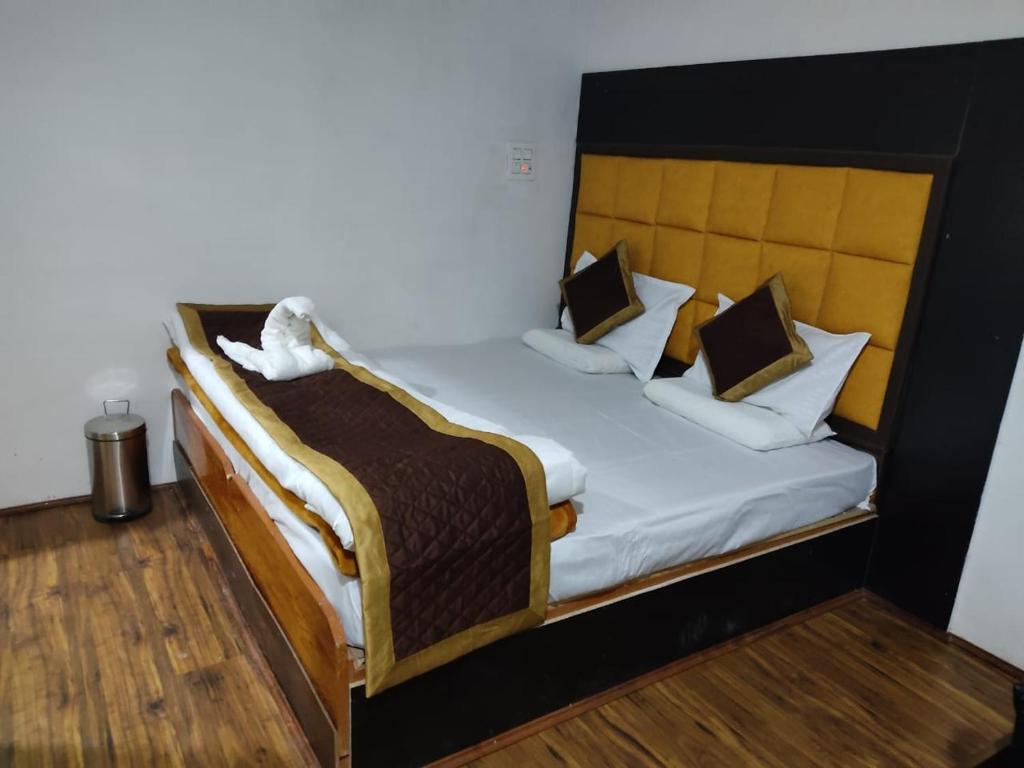 Hotel Silver Inn,Shalimar Bagh,3 star