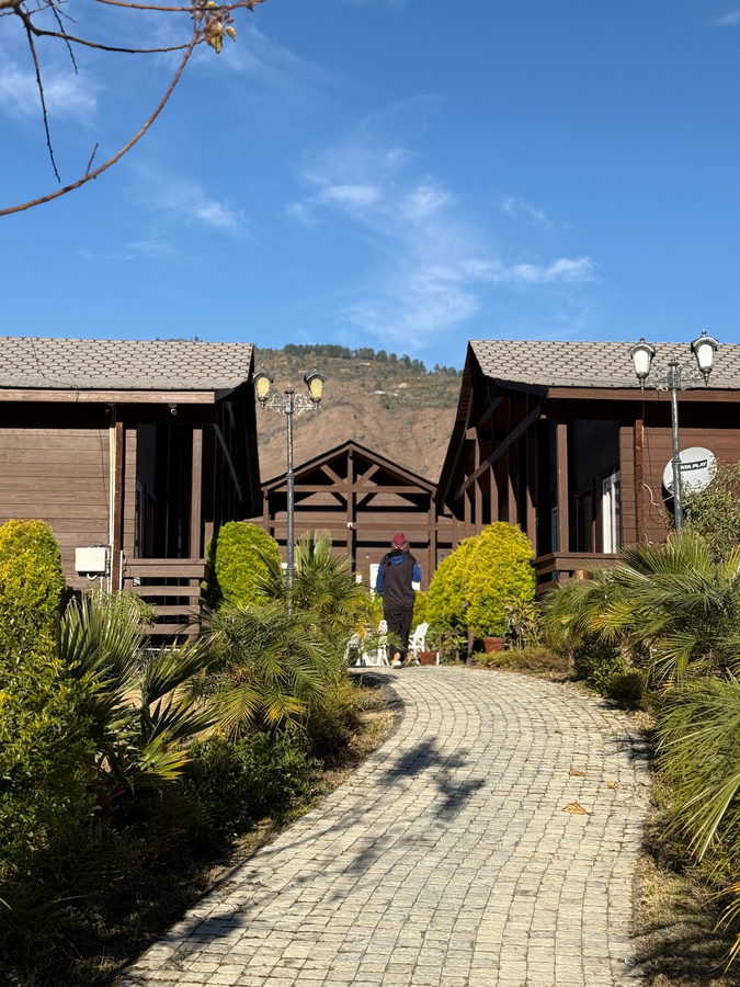 Kafal Village Woodhouse,Pantwari,4 star