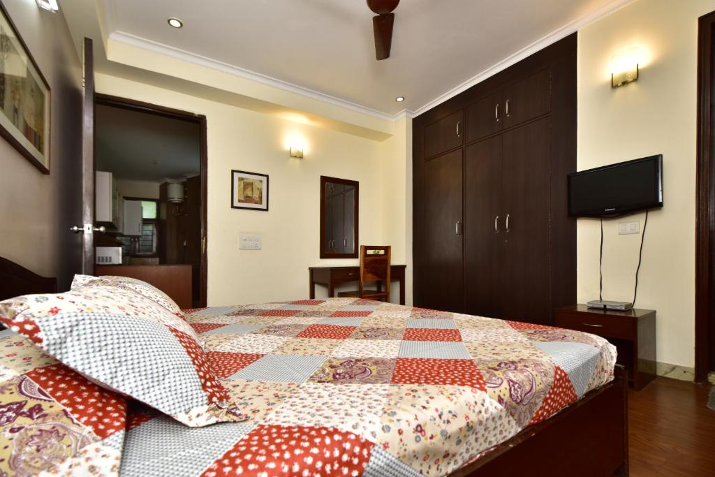 woodpecker apartments 2bhk service apartment