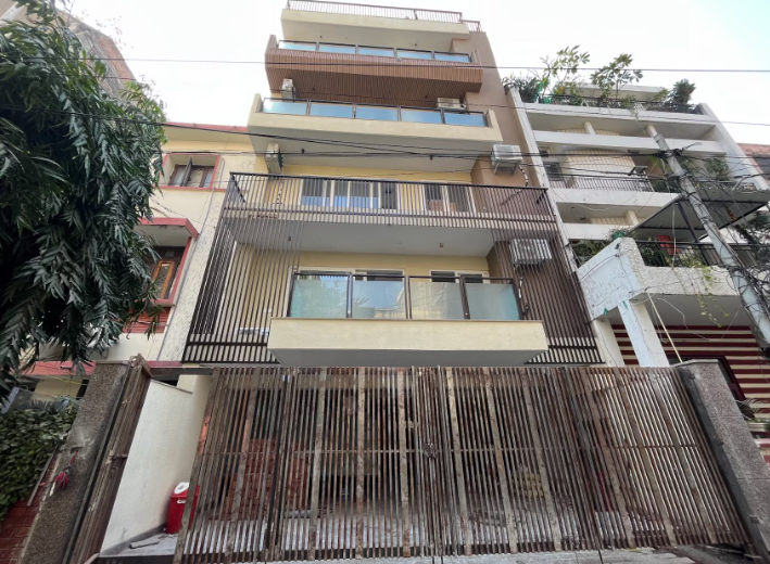 Woodpecker Apartment | Rooms & Caretaker,Green Park,3 star