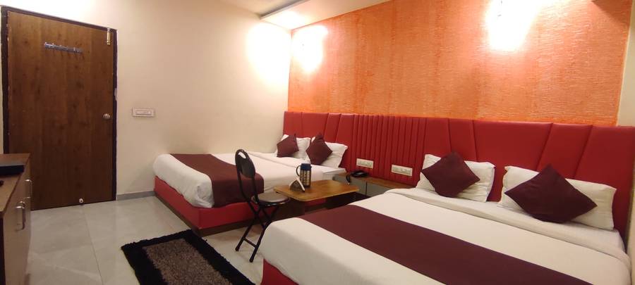 hotel avadh palace