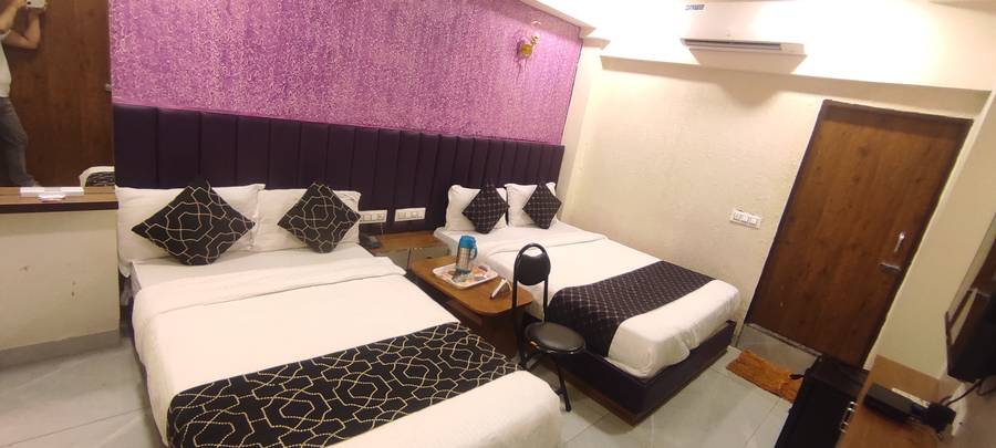 hotel avadh palace