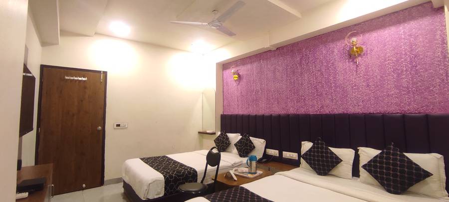 hotel avadh palace