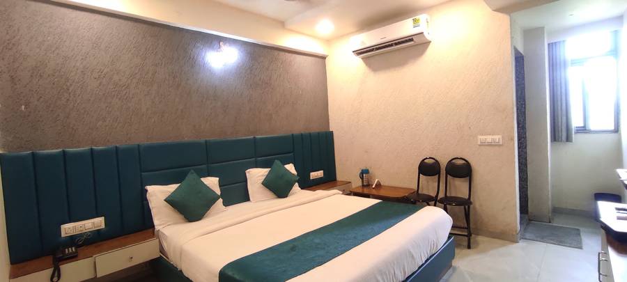 hotel avadh palace