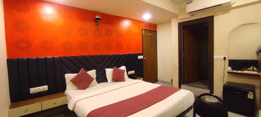 hotel avadh palace