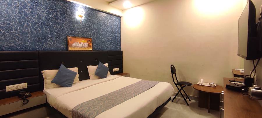 hotel avadh palace