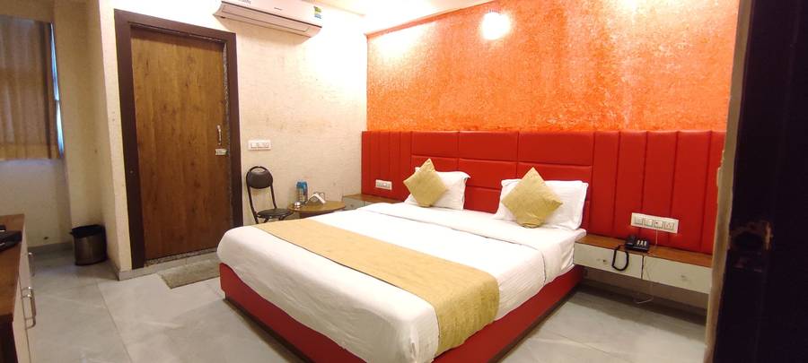 hotel avadh palace
