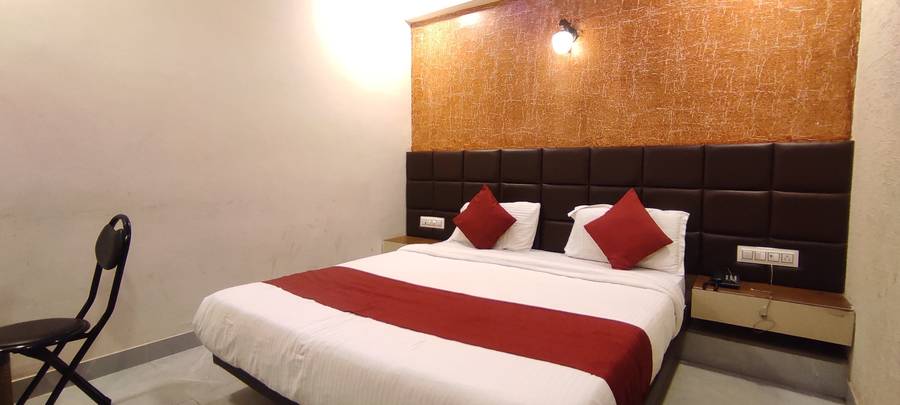 hotel avadh palace