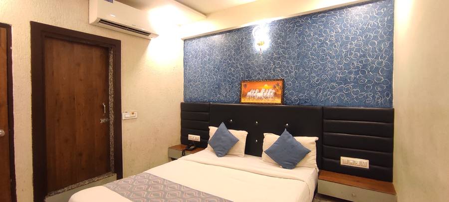 hotel avadh palace