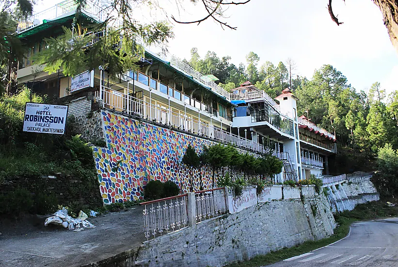 Hotel Robinsson Palace,Satkhol,3 star